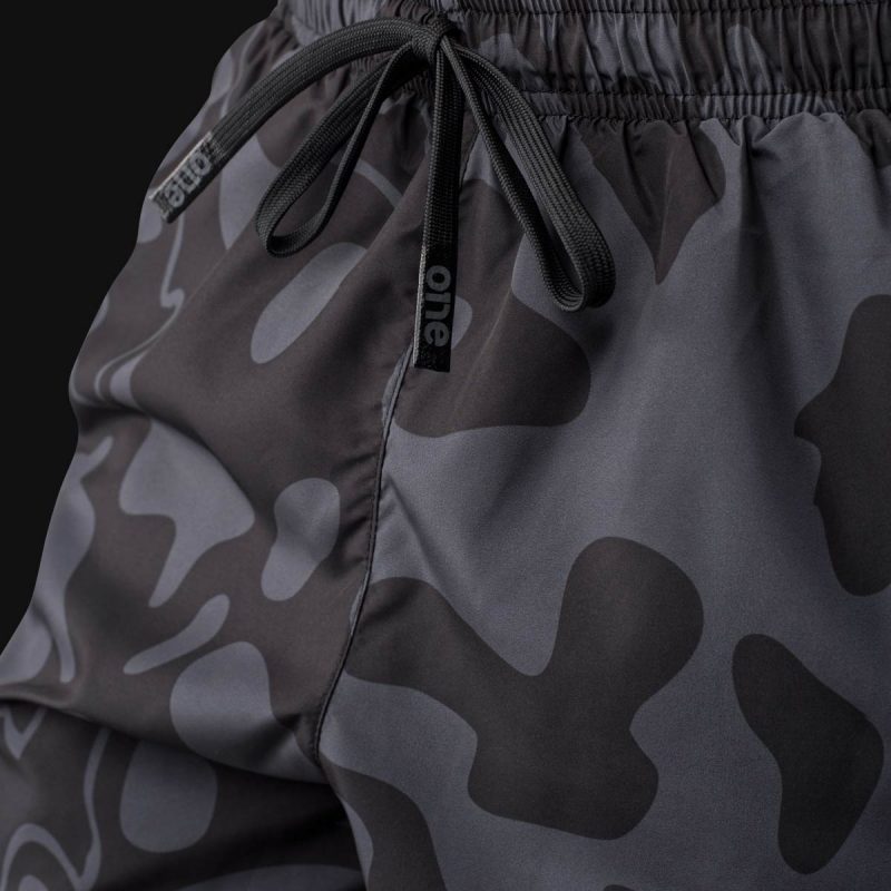 pantaloncini da bagno da uomo black camo