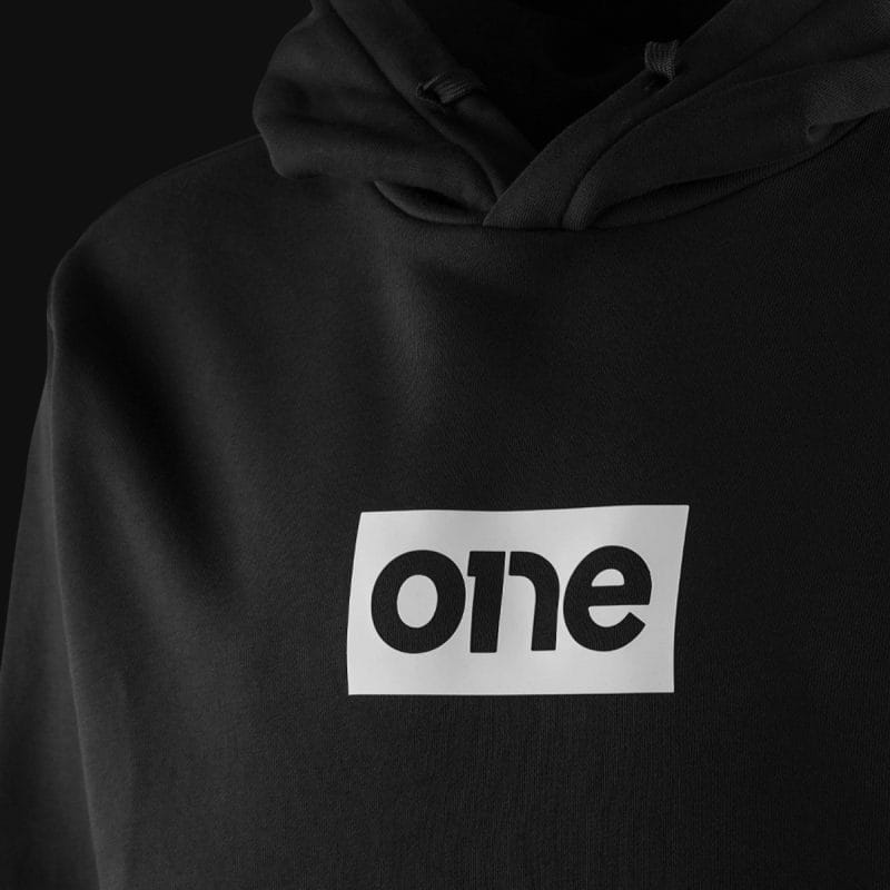 Felpa nera da uomo con cappuccio e tasca a canguro - Silent One - 03