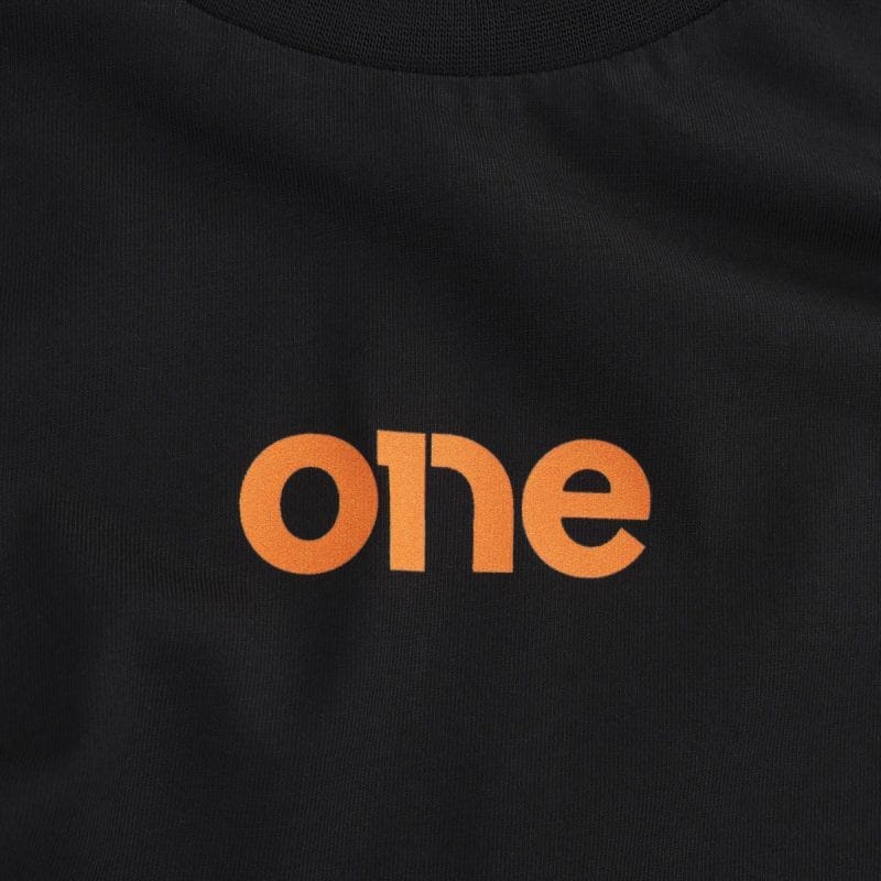 T-shirt premium da uomo nera - HTO - 04