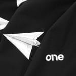 T-shirt premium da uomo nera - Paper Flight - 03